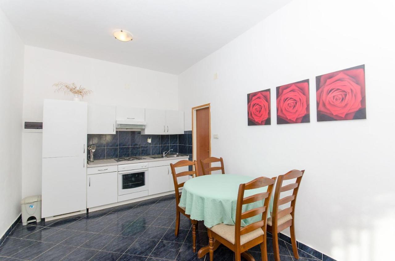 Apartments Ivanka Vis Exterior foto